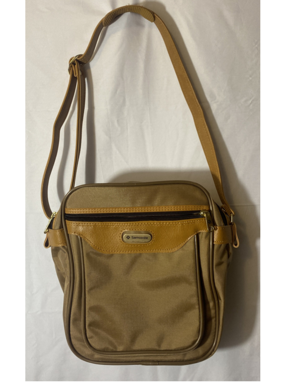 Vintage 1970s Samsonite Travel Shoulder Bag